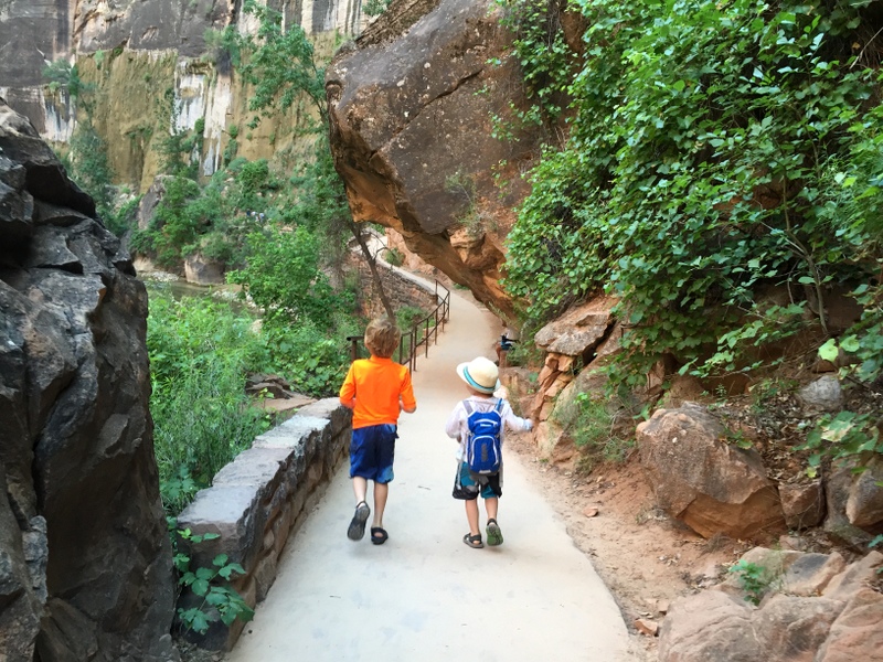 Hiking The Narrows with Kids