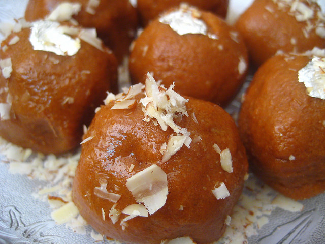 Make Sweets: 7 ways to celebrate Diwali with Kids