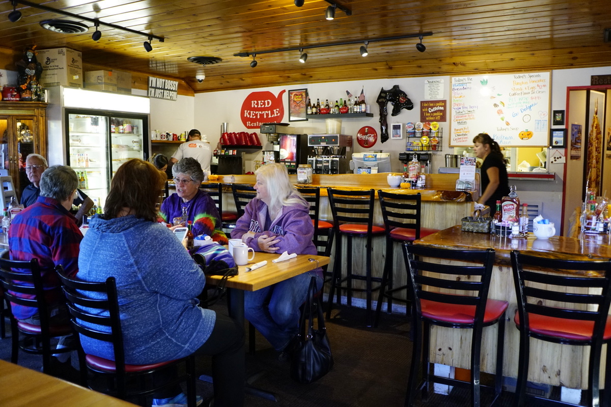 Where to Eat in Idyllwild - The Red Kettle