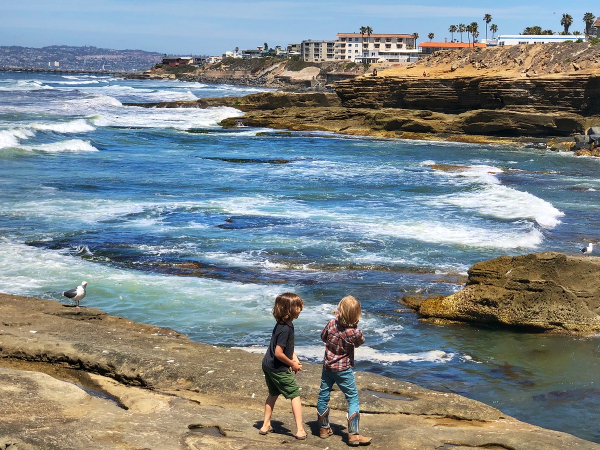 Best area to stay in San Diego is in the Sunset Cliffs area.