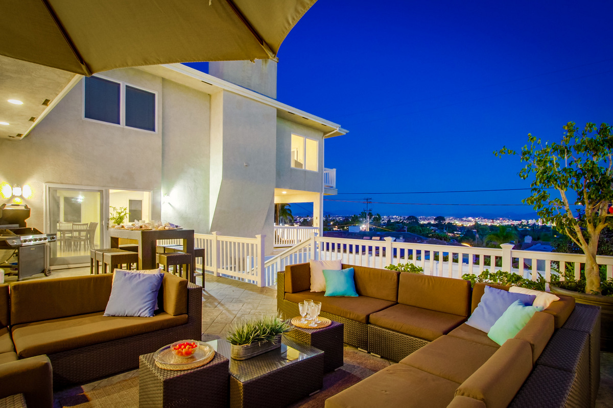 Wanderlust offers beautiful San Diego vacation rentals in the Sunset Cliffs area.